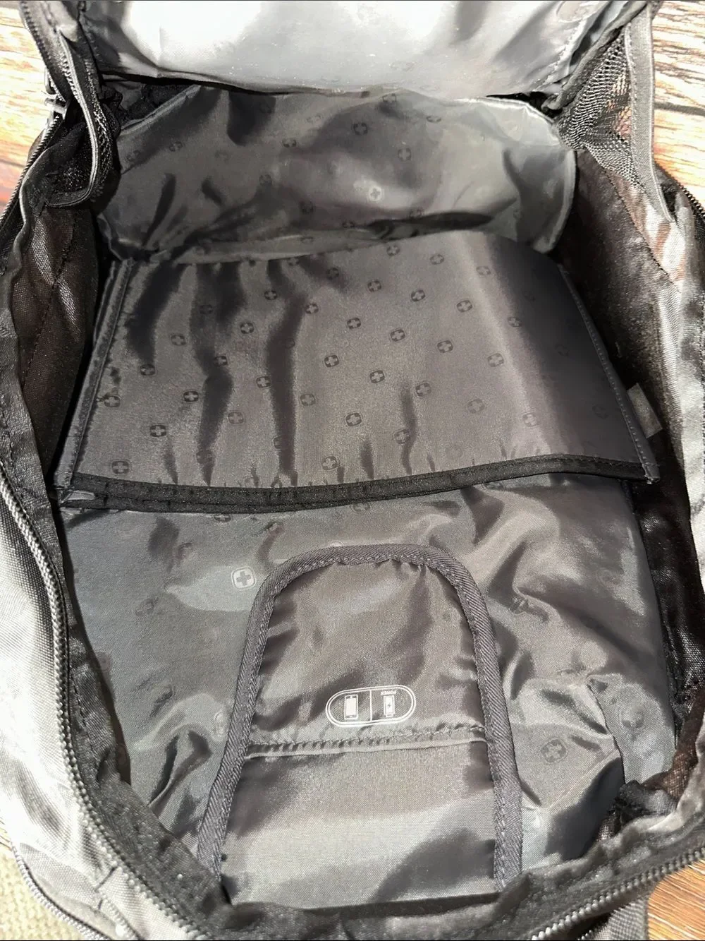 SwissGear Black Men's Everyday Travel & Laptop Backpack